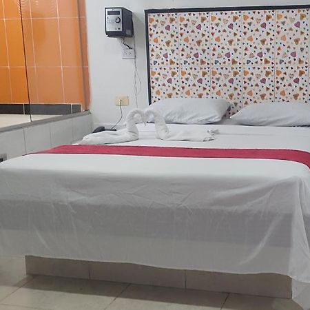 Hotel Marat Medellín Dış mekan fotoğraf